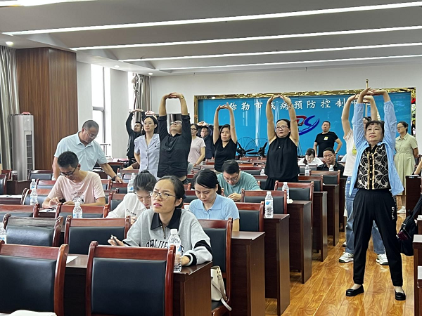 2、红河州弥勒市计生协联合多家单位开展健康2.png