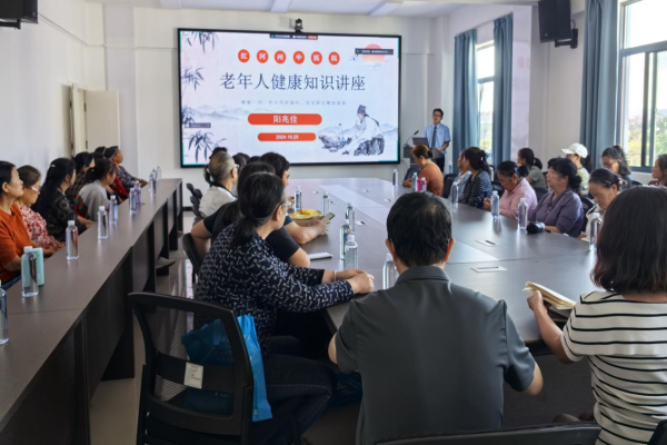 红河州建水县开展健康知识进万家社区巡讲活动1.png