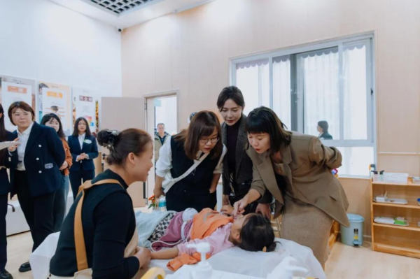 红河州弥勒市正式启动“医育结合 健康成长”公益行活动2.png