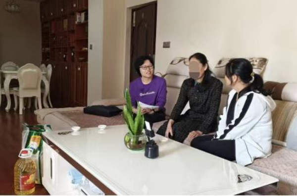 玉溪市新平县计生协开展走访慰问计生特殊家庭活动1.png