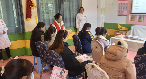 迪庆州计生协开展生育友好主题宣传活动2.png