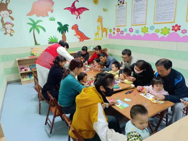 玉溪市澄江市凤麓街道鼎新社区计生协开展“向日葵亲子小屋”主题活动1.png