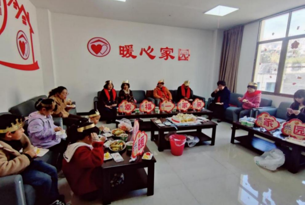 昭通市巧家县举办2025年“暖心家园”迎新春庆元宵活动暨特殊计生家庭集体生日会活动1.png