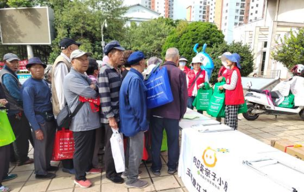 玉溪市澄江市凤麓街道计生协开展优生优育宣传活动2.png