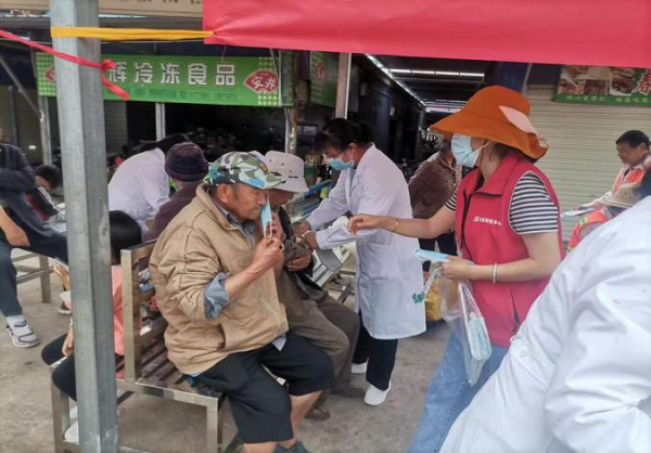 玉溪市江川区江城镇计生协开展“5·29会员活动日”宣传服务活动1.png