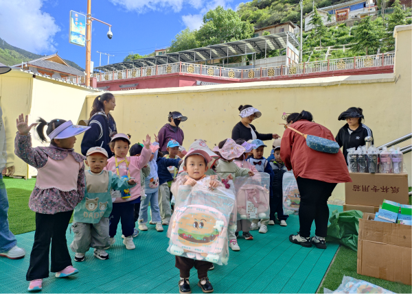 迪庆州德钦县计生协采取“线上+线下”联动模式开展托育服务宣传月活动2.png