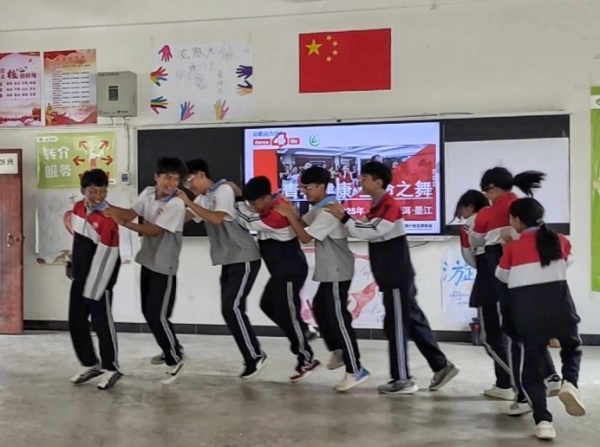 普洱市墨江县计生协开展青少年“青春期性与生殖健康”知识讲座2.png