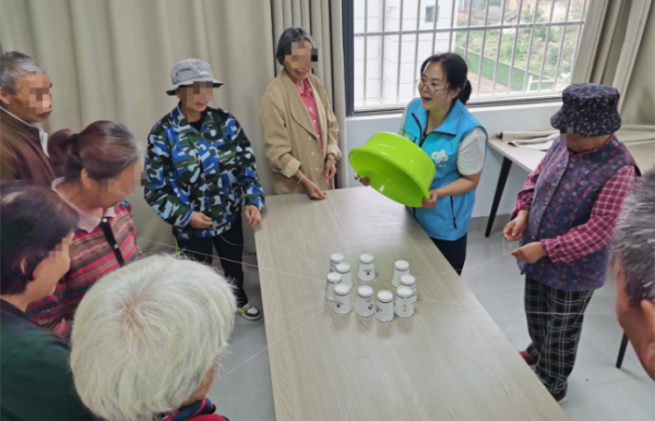 玉溪市江川区江城镇计生协开展“暖阳行动”2.png