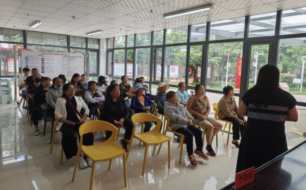 玉溪市澄江市凤麓街道鼎新社区计生协开展家风家教知识讲座2.png