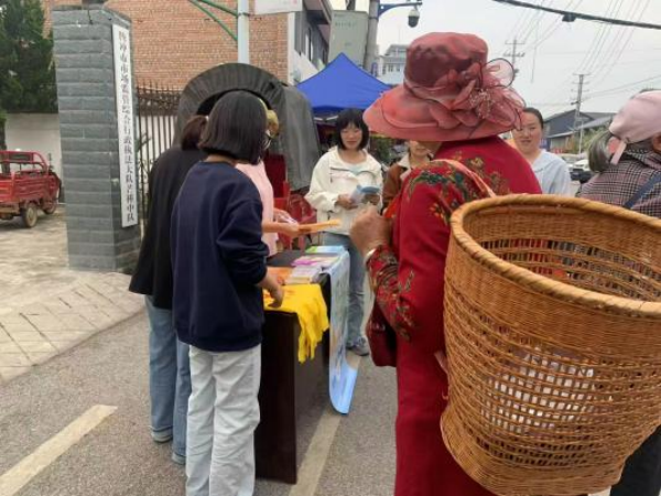 保山市腾冲市芒棒镇计生协开展“5·29会员活动日”系列宣传服务活动1.png