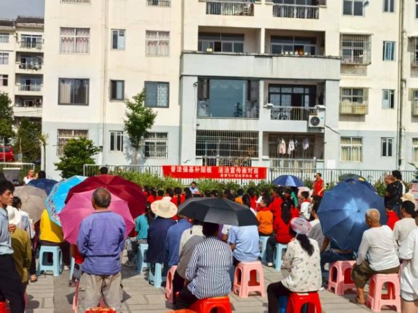 5、昭通市盐津县计生协开展服务下基层情暖千万家系列活动1.jpg