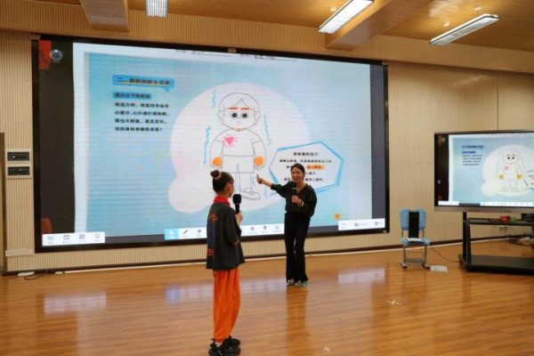 3、青春健康进校园趣味减压助成长2.jpg