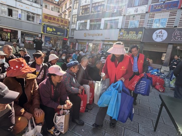 1、迪庆州维西县计生协开展“提升托育服务质量 共建生育友好社会”“普惠托育 科学育儿”双主题活动3.jpg