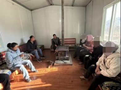 寒冬送暖显温情 关怀帮扶暖民心1.png