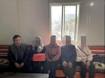 寒冬送暖显温情 关怀帮扶暖民心2.png