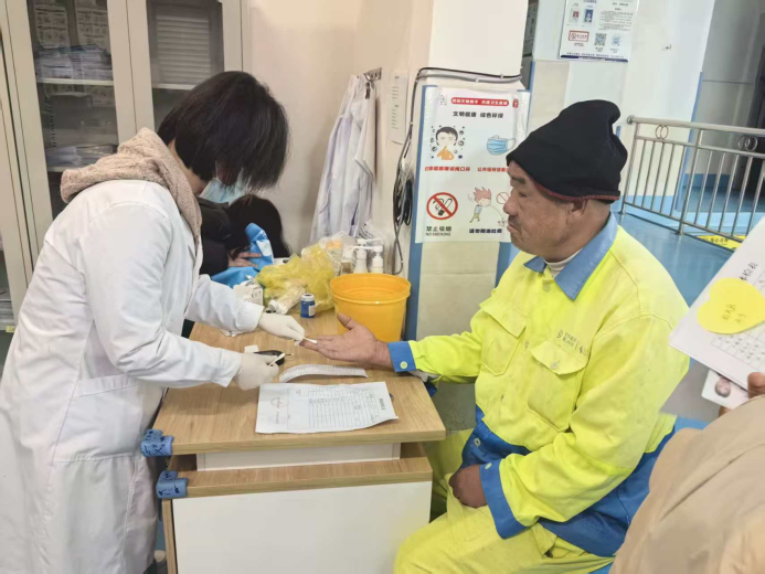 健康礼包送“新”人  关爱暖流沁人心3.png