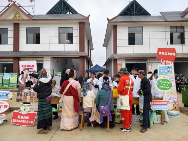 2、情暖“拉祜扩” 宣传入民心2.jpg